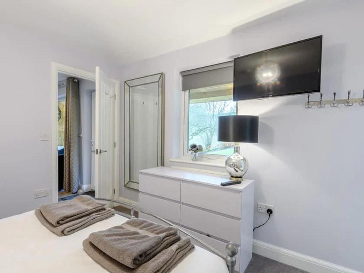 The Hideout, A Detached Lodge, Hot Tub, Heating, Wifi & Parking Long Bredy Eksteriør bilde